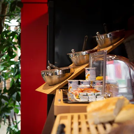 ホテル Zenith カーン