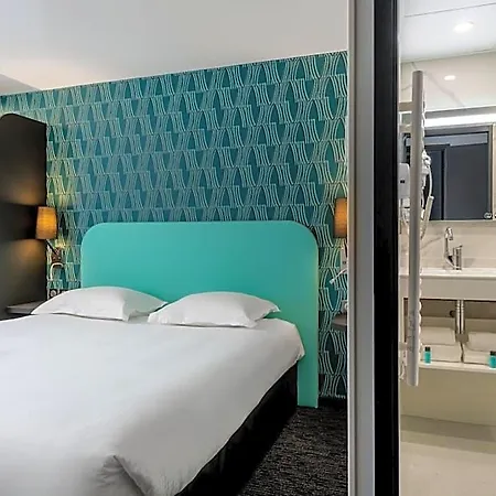 Zenith Hotel